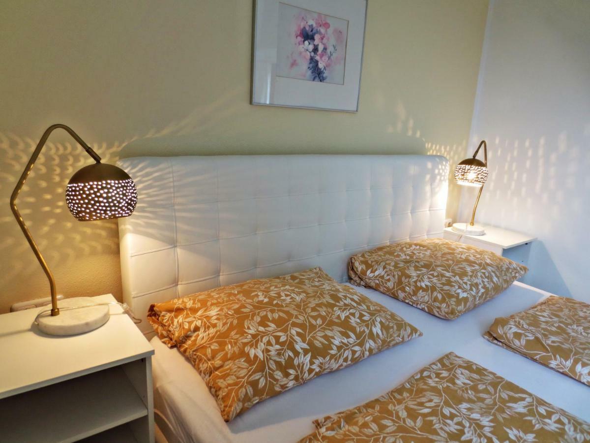 Flores, Ferienhaus Oder Doppelzimmer, Im Gruenen, 5 Gehminuten Ins Zentrum, Parkplatz, Zero Emissions 巴德伊舍 外观 照片